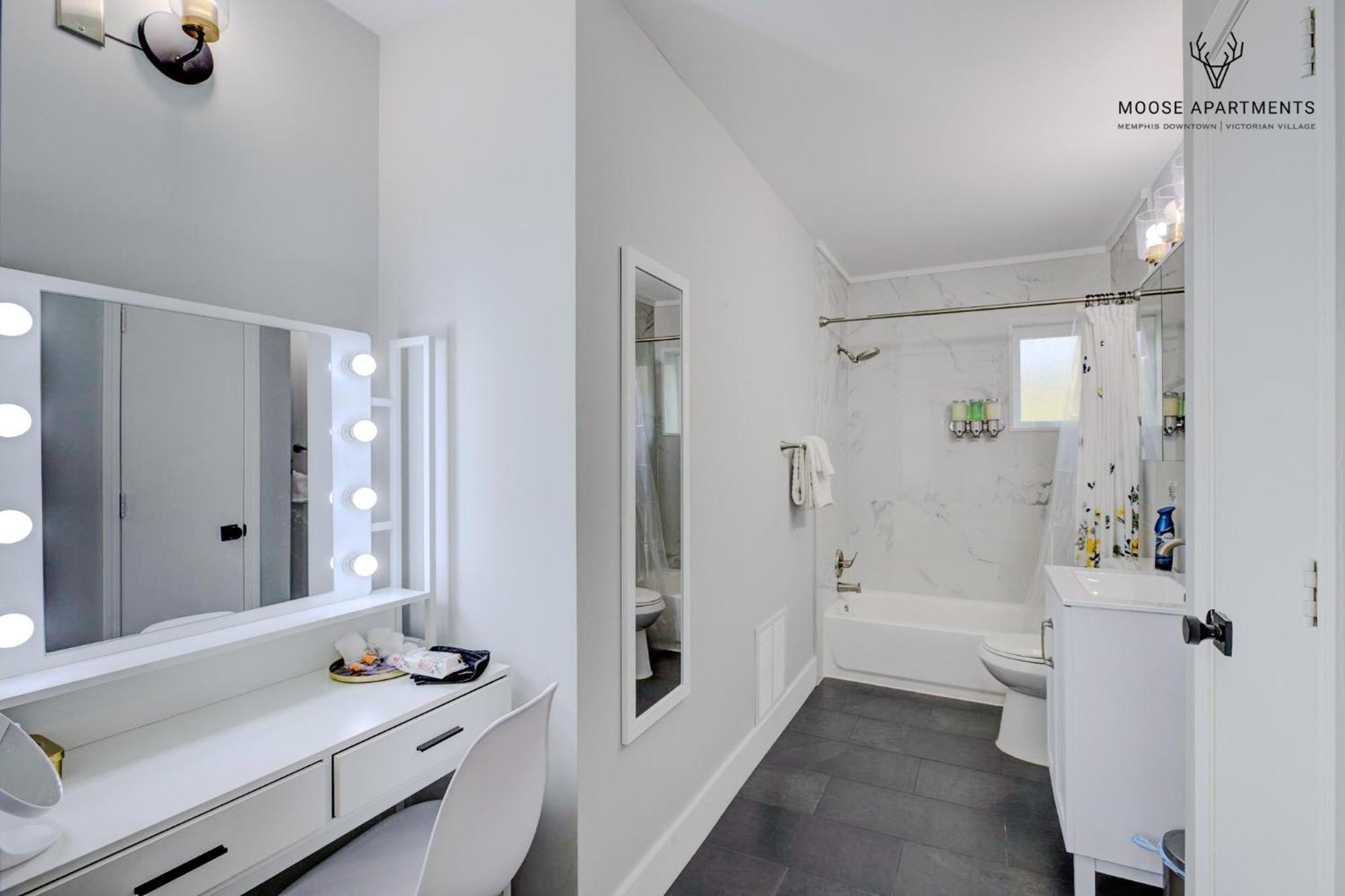 The Moose #5 - Modern Comfy With King Bed, Free Parking & Fast Wifi Appartement *